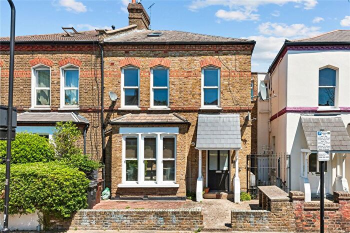1 Bedroom Flat To Rent In Finsbury Park Road, London, N4