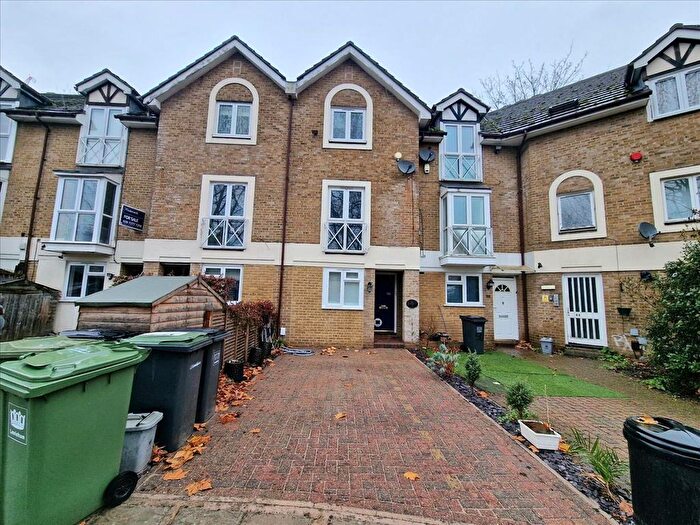 2 Bedroom Property To Rent In Water Lane, New Cross, London, SE14