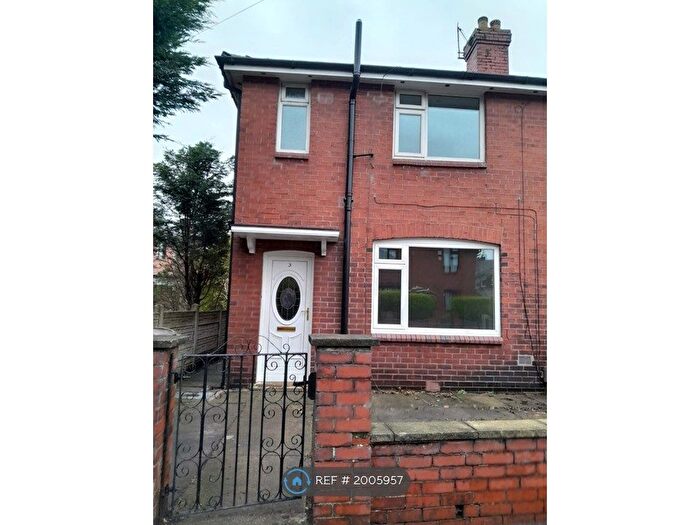 3 Bedroom Semi Detached House To Rent In Salisbury Street, Shaw, Oldham, OL2