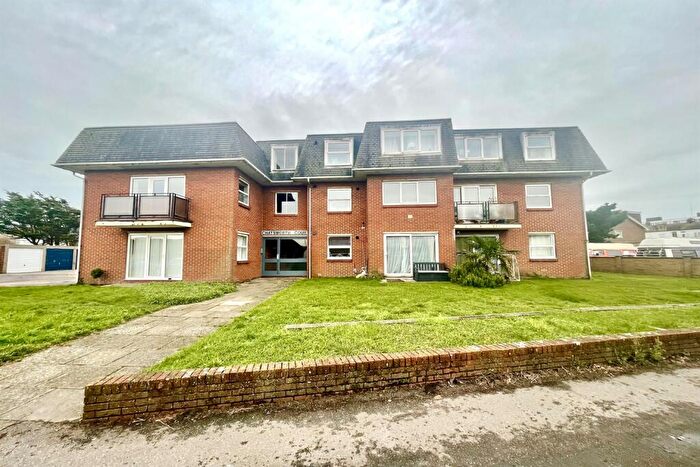 1 Bedroom Flat To Rent In Chatsworth Court, Riverside Road, Shoreham-By-Sea, BN43