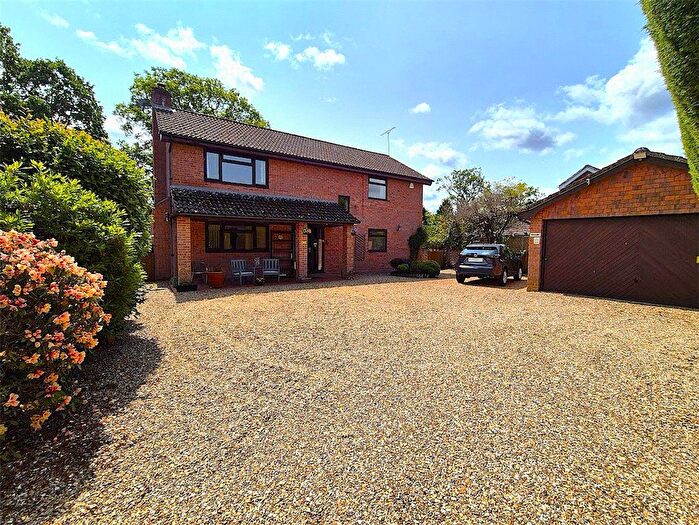 4 Bedroom Detached House For Sale In Lyndhurst Road, Ashurst, Southampton, Hampshire, SO40