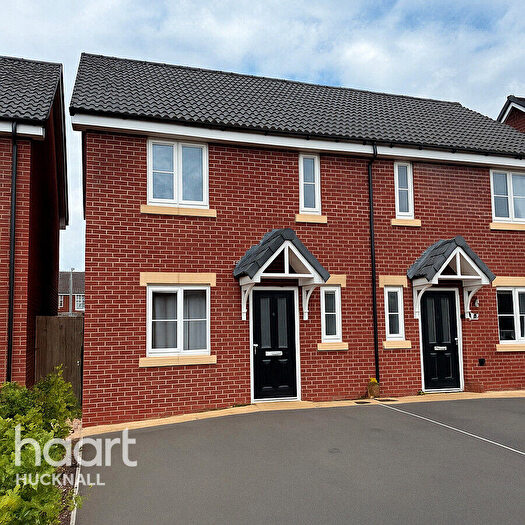 3 Bedroom Semi-Detached House For Sale In Flying Bedstead Way, Nottingham, NG15