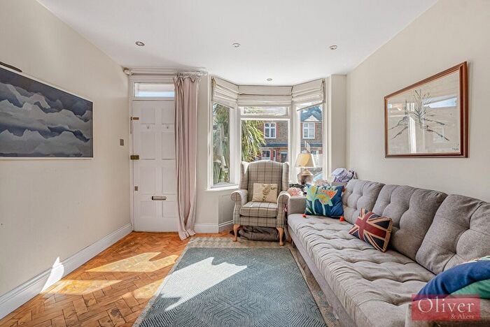 3 Bedroom Cottage For Sale In Station Road, Radlett, WD7