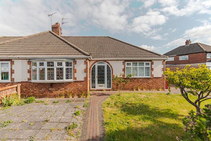 2 Bedroom Semi-Detached Bungalow For Sale In Lunedale Road, Scunthorpe, DN16