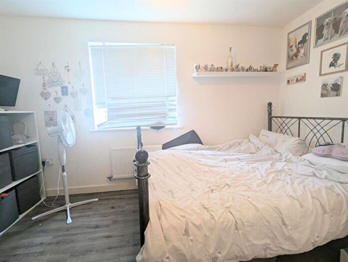 2 Bedroom Semi-Detached House For Sale In Edwards Drive, Fair Oak, SO50
