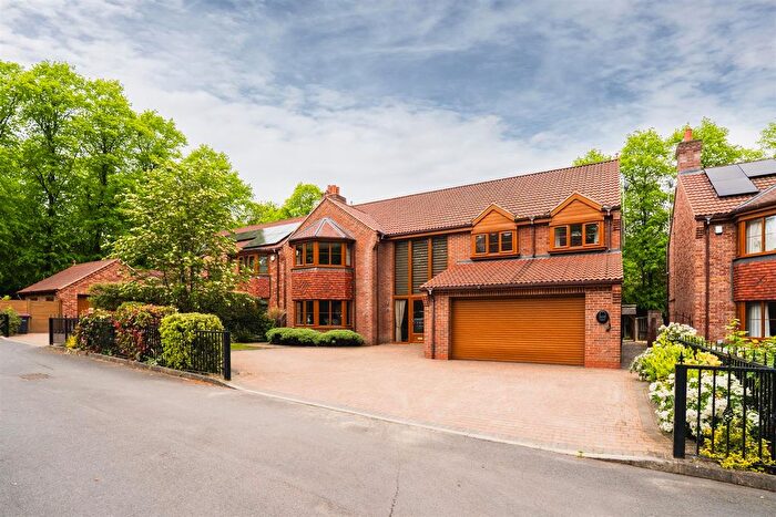 5 Bedroom Detached House For Sale In Kings Gate, Rotherham, S60