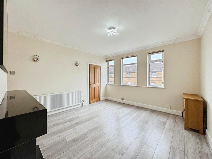 3 Bedroom Terraced House For Sale In Retford Road, Worksop, S80