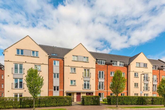 2 Bedroom Flat To Rent In Academy Place, Isleworth, TW7