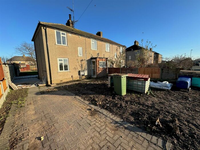 3 Bedroom Semi-Detached House To Rent In Billet Lane, Stanford-Le-Hope, SS17