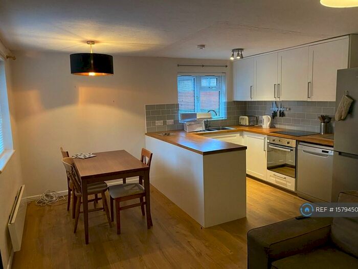 2 Bedroom Flat To Rent In Southerngate Way, London, SE14