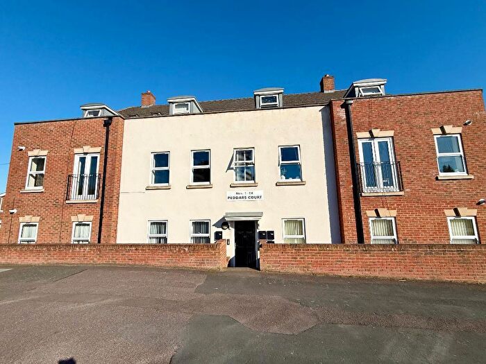 2 Bedroom Apartment For Sale In Catsbrook Road, Icknield, Luton, Bedfordshire, LU3