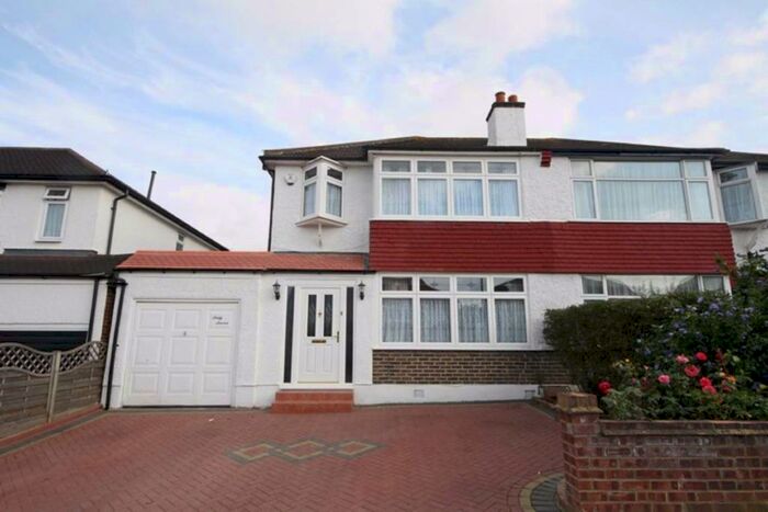 3 Bedroom House To Rent In The Ridings, Surbiton, KT5