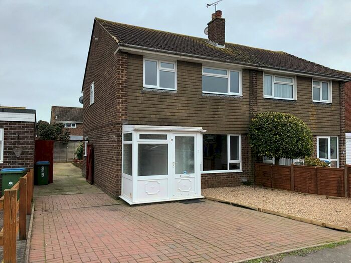 3 Bedroom Semi-Detached House To Rent In Poulner Close, Felpham, Bognor Regis PO22