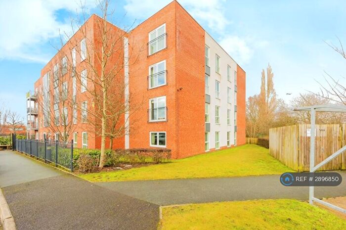 2 Bedroom Flat To Rent In Sheen Gardens, Manchester, M22