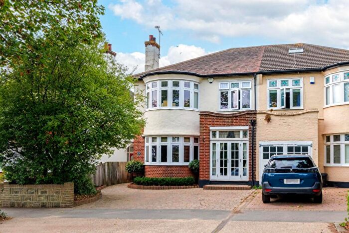4 Bedroom Semi Detached House For Sale In Ridgeway Gardens, Chalkwell, SS0