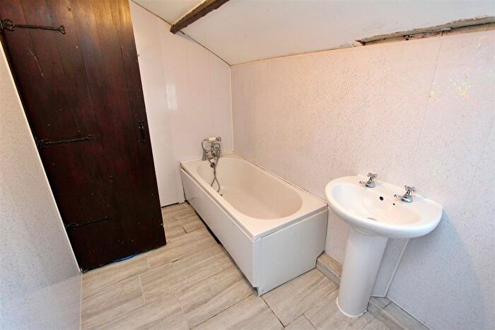 1 Bedroom Cottage For Sale In Broad Oak Lane, Staining, Blackpool, FY3