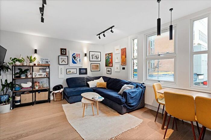 2 Bedroom Flat For Sale In Conningham Road, Shepherds Bush, London, W12