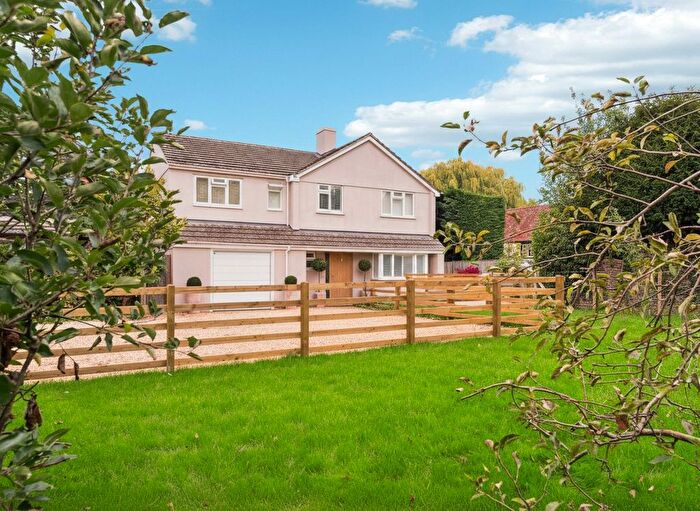 4 Bedroom Detached House For Sale In Quaker Lane, Warborough, Wallingford, Oxfordshire, OX10
