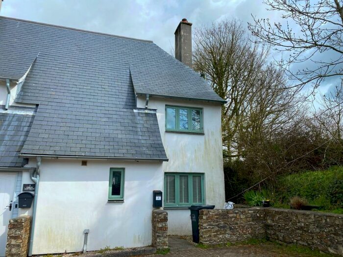 3 Bedroom Semi-Detached House To Rent In Union Cottages, Plymouth, PL8