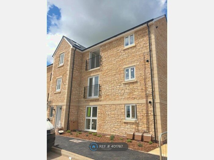 2 Bedroom Flat To Rent In Battens Drive, Sherborne, DT9