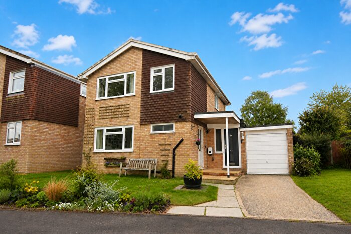 3 Bedroom Detached House For Sale In Itchen Close, Oakley, Basingstoke, RG23