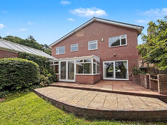 5 Bedroom Detached House For Sale In Heath Close, Wimborne, BH21