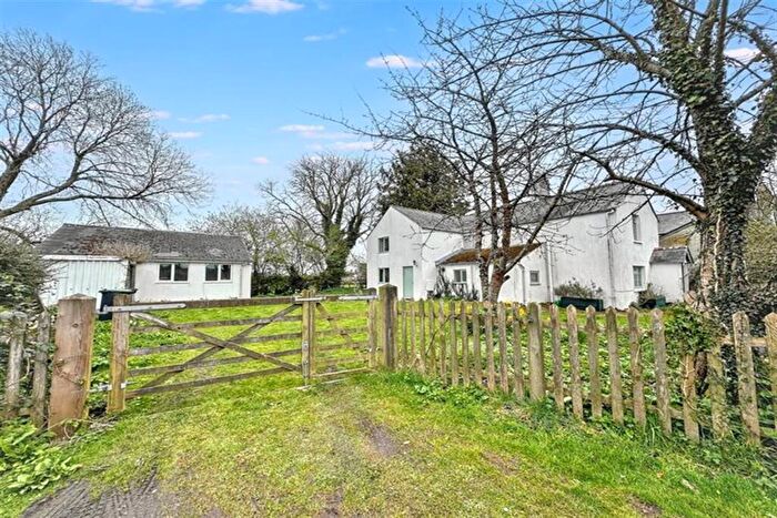 3 Bedroom Detached House For Sale In Winterborne Kingston, DT11