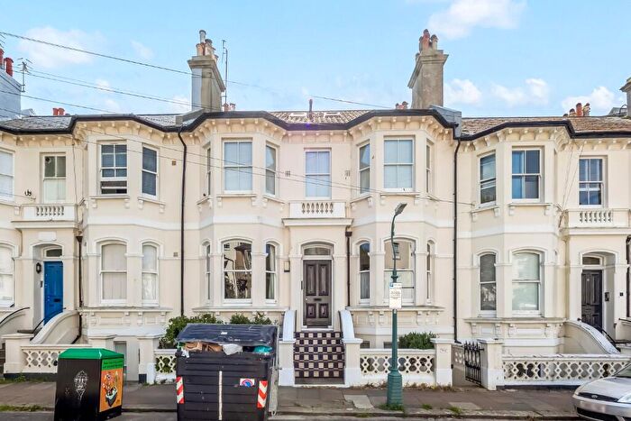 2 Bedroom Flat For Sale In Seafield Road, Hove, East Sussex, BN3