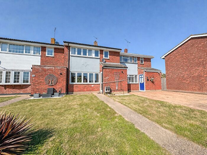 3 Bedroom Terraced House For Sale In Birch Close, Canewdon, SS4