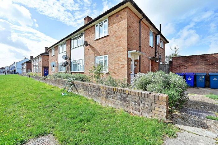 2 Bedroom Flat To Rent In Kenton Lane, Kenton, Harrow, HA3