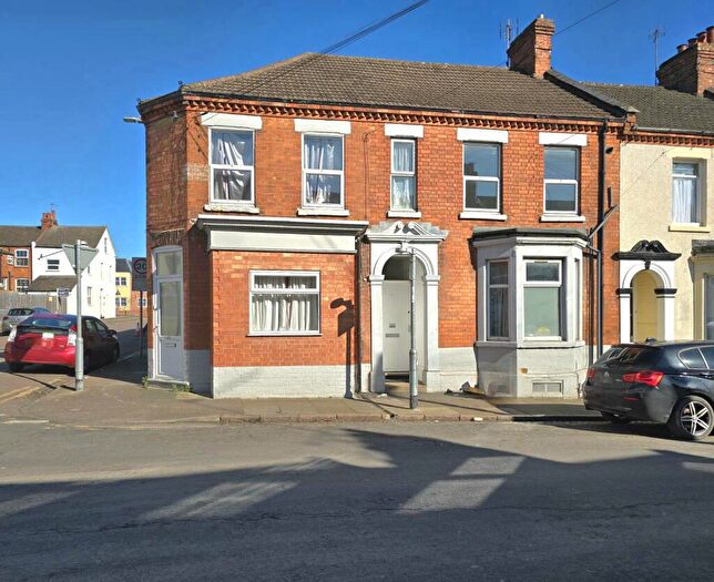 1 Bedroom Flat For Sale In Whitworth Road, Abington, NN1