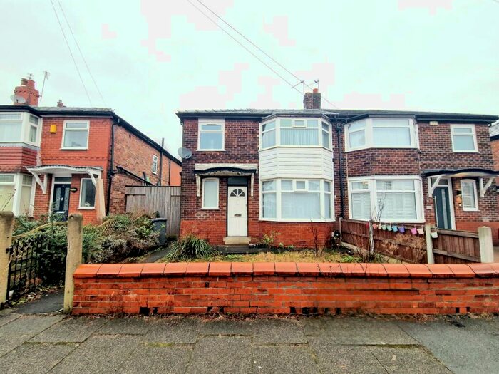3 Bedroom Semi-Detached House To Rent In Lichfield Drive, Swinton, Manchester, M27