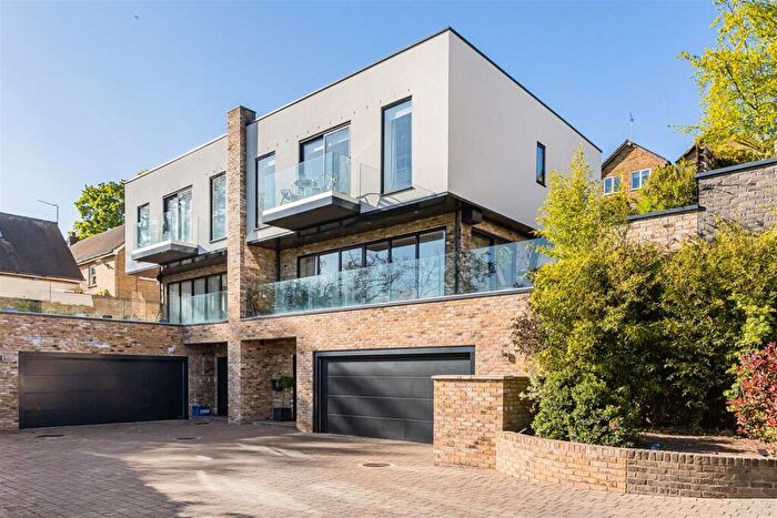 4 Bedroom Semi Detached House For Sale In Hertingfordbury Road, Hertingfordbury, SG14