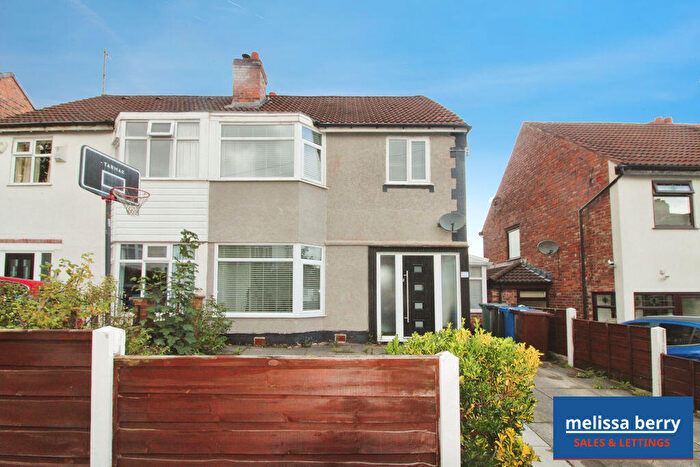 3 Bedroom Semi-Detached House For Sale In Duckworth Road, Prestwich, Manchester, M25