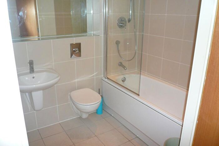 2 Bedroom Apartment To Rent In The Nile, River City, City Road East, Manchester, M15