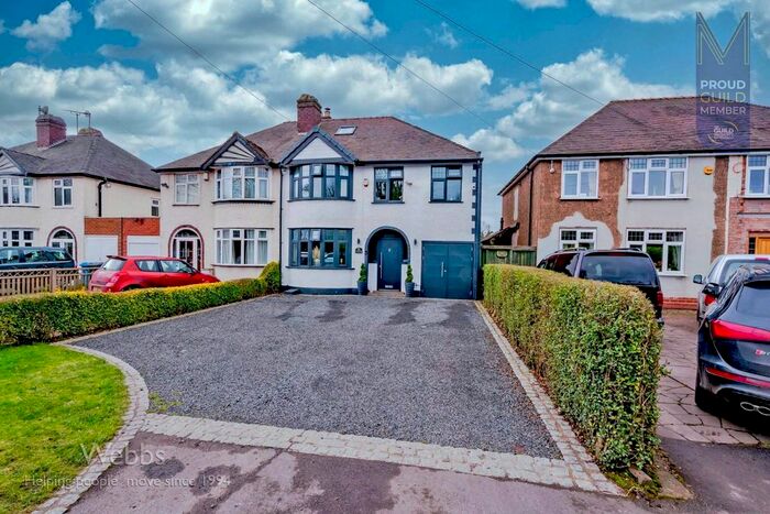 4 Bedroom Semi-Detached House For Sale In Broad Lane, Essington, Wolverhampton, WV11