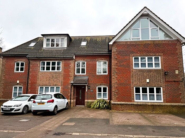 2 Bedroom Flat To Rent In Bassett Avenue, Southampton, SO16
