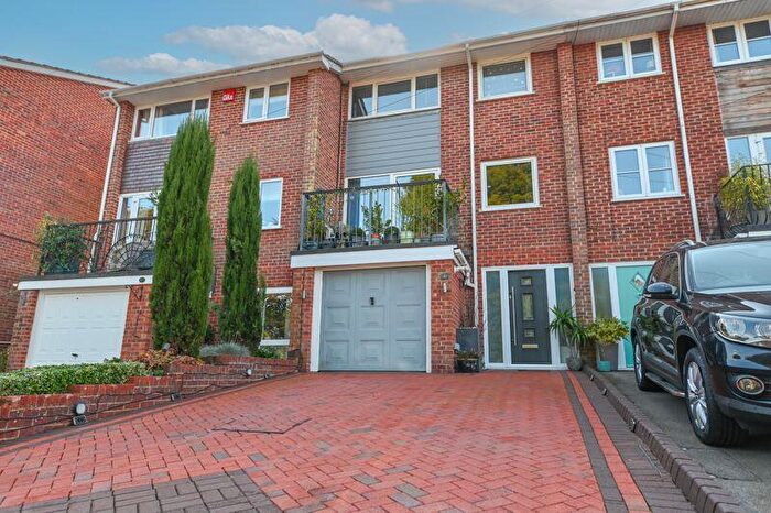4 Bedroom Town House For Sale In Cypress Crescent, Lovedean, PO8