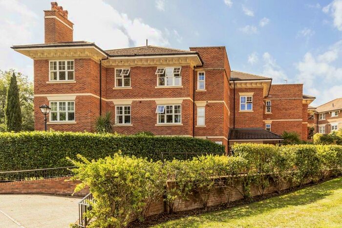 2 Bedroom Flat To Rent In Varley Drive, Twickenham, TW1