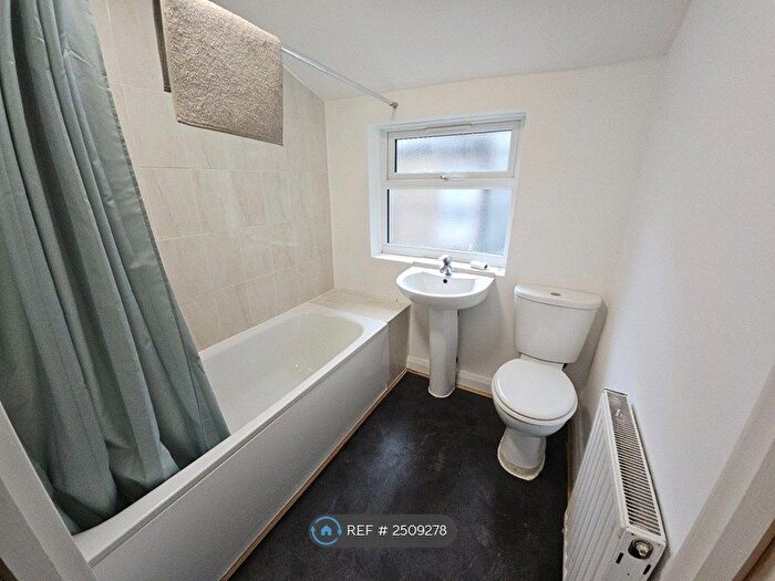 1 Bedroom Flat To Rent In Tower Mews, London, E17