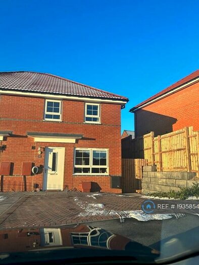 3 Bedroom Semi-Detached House To Rent In Lilac Crescent, Newcastle Upon Tyne, NE5