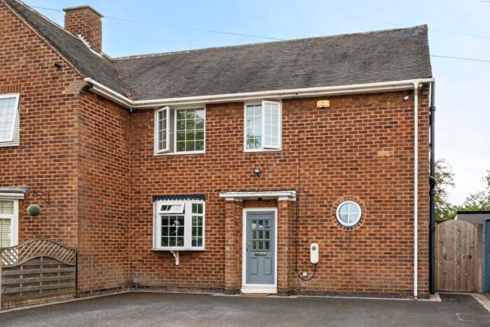 3 Bedroom Semi-Detached House For Sale In Melton Avenue, Solihull, B92