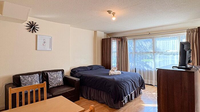 Studio To Rent In Chatsworth Road, Mapesbury, London, NW2