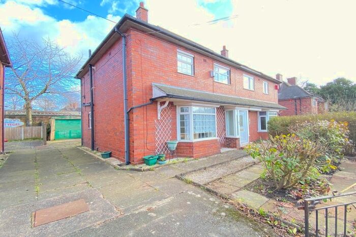 3 Bedroom Semi-Detached House To Rent In Newcastle Road, Stoke-On-Trent, ST4