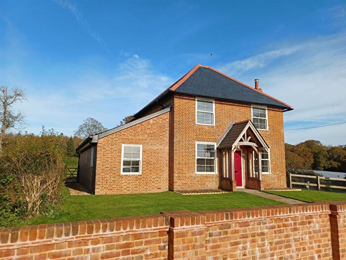 4 Bedroom Detached House To Rent In Southwick, Fareham, PO17