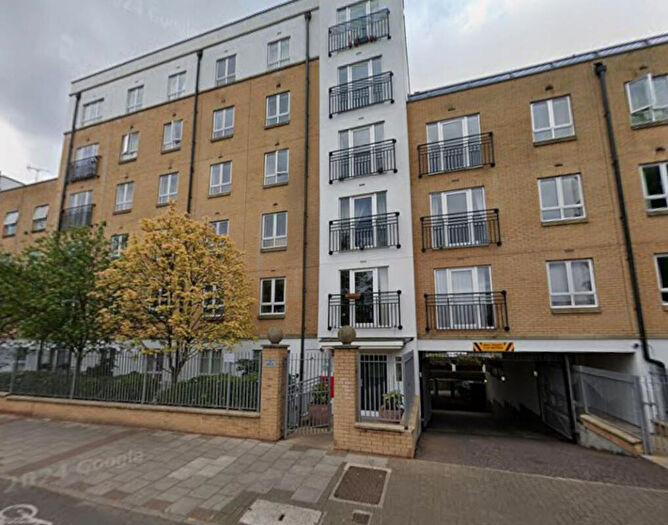 2 Bedroom Flat To Rent In Windmill Lane London, E15