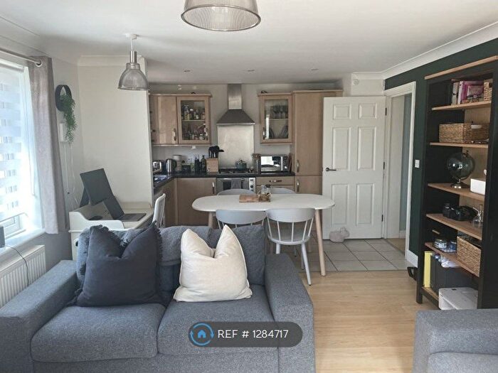 2 Bedroom Flat To Rent In Cecil Manning Close, Perivale, Greenford, UB6