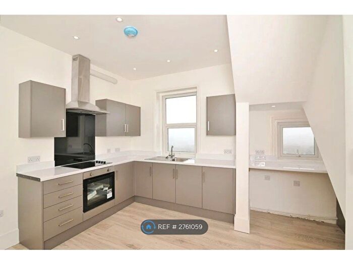 2 Bedroom Maisonette To Rent In Mount Pleasant Road, Hastings, TN34