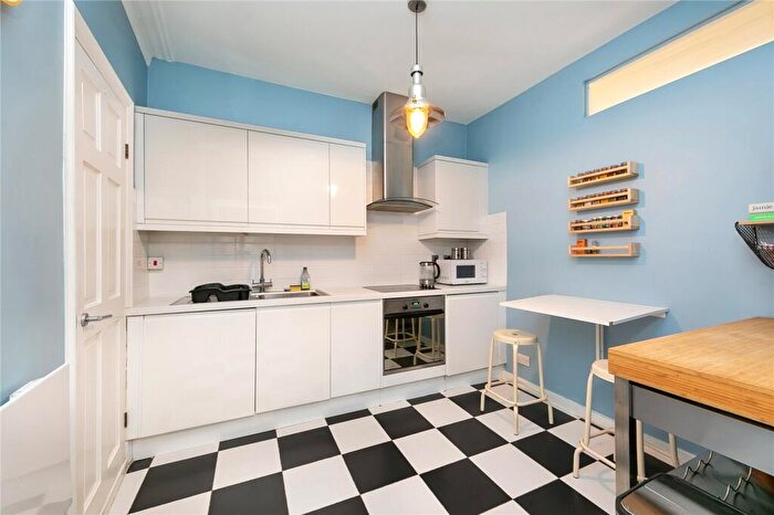 1 Bedroom Apartment For Sale In Upper Richmond Road West, East Sheen, SW14