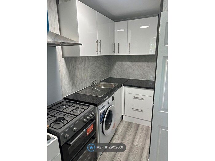 2 Bedroom Flat To Rent In Wellesley Road, Croydon, CR0